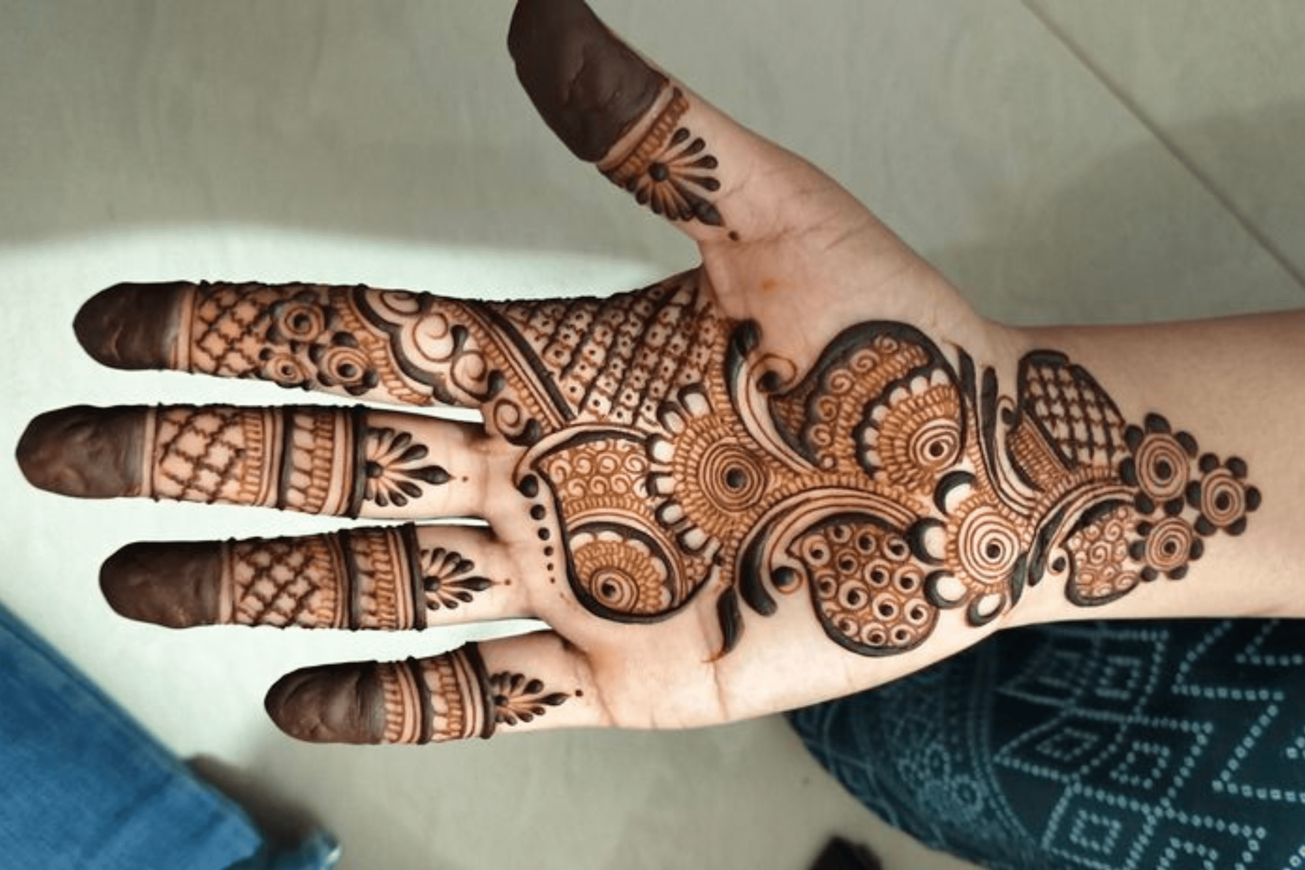 BAIL MEHNDI Both Hand Side